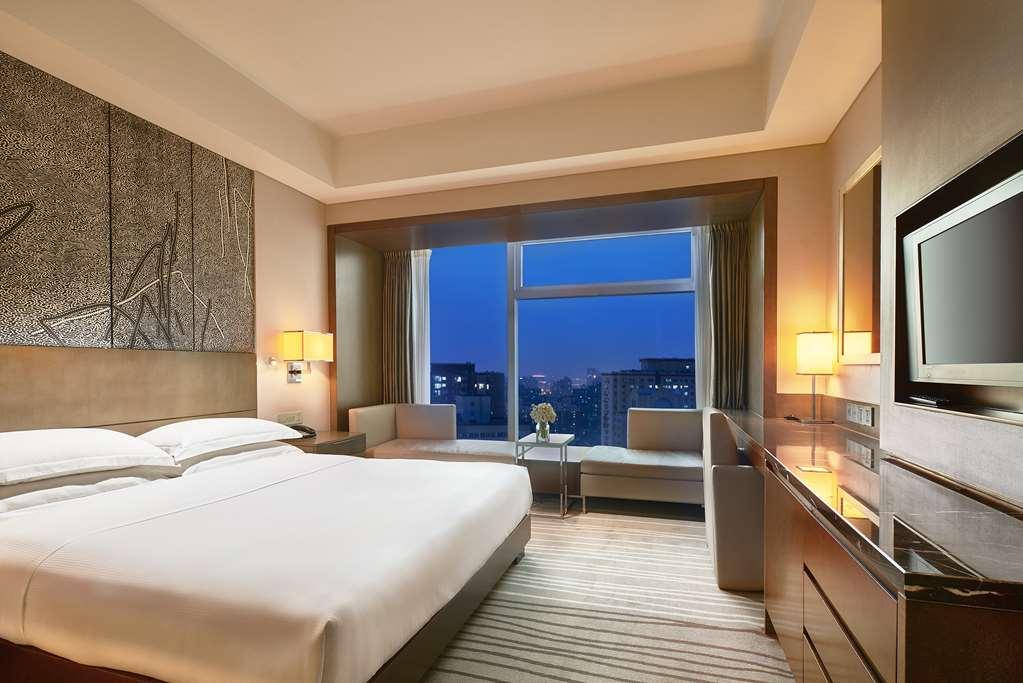 Doubletree By Hilton Beijing Hotel Стая снимка